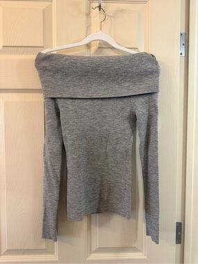 Wilfred XS Grey Knit off the Shoulder Sweater